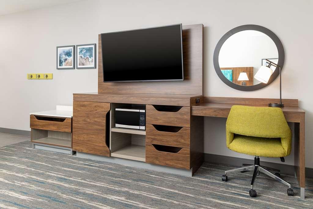 Hampton Inn & Suites Santa Rosa Sonoma Wine Country 客房 照片